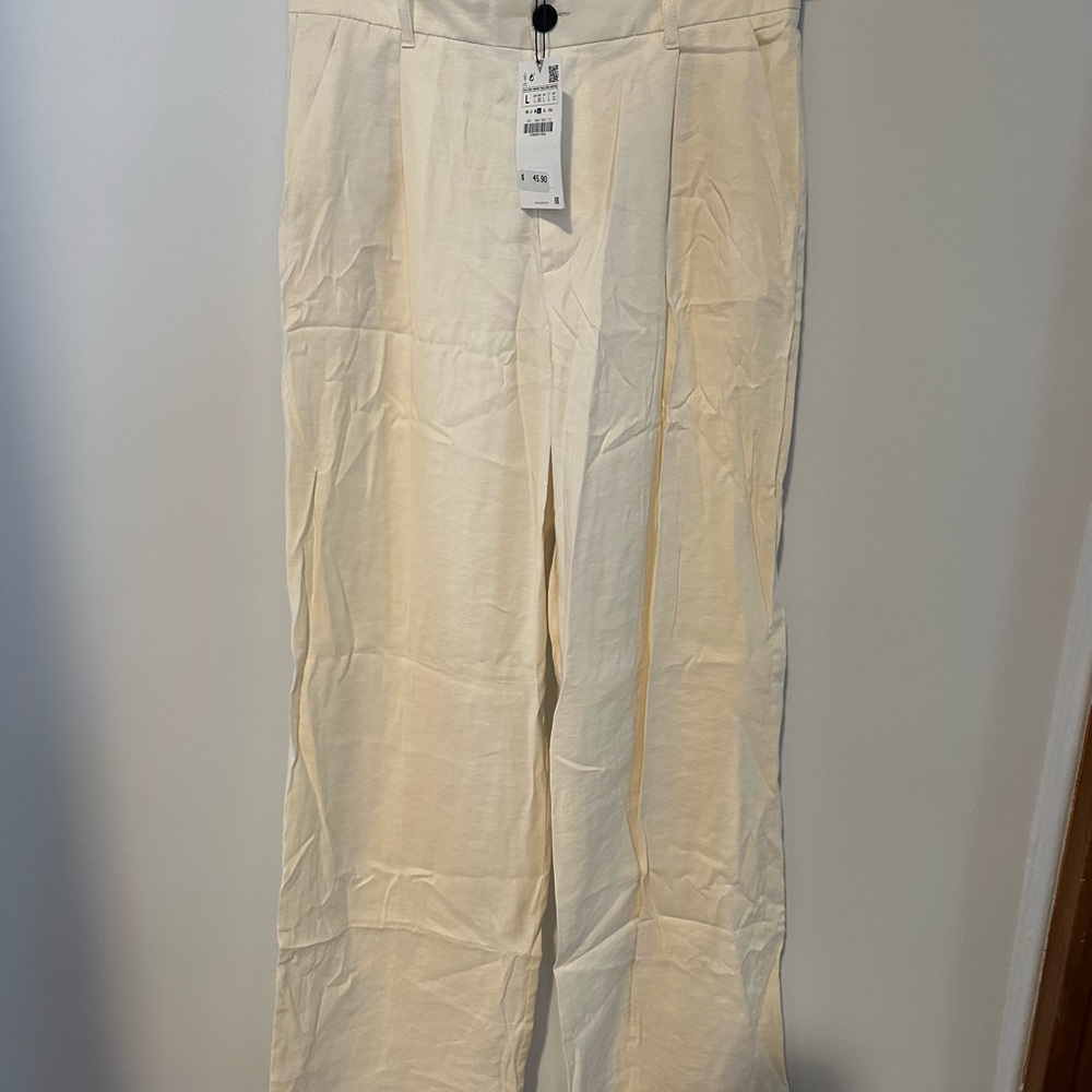 Zara women’s cream pants size L